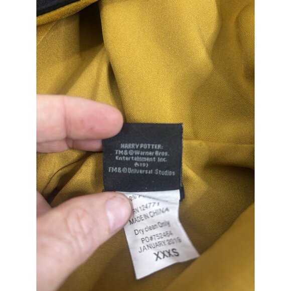 Wizarding World Harry Potter Hufflepuff Robe  XXXS Official Universal Studio EUC - Picture 8 of 13